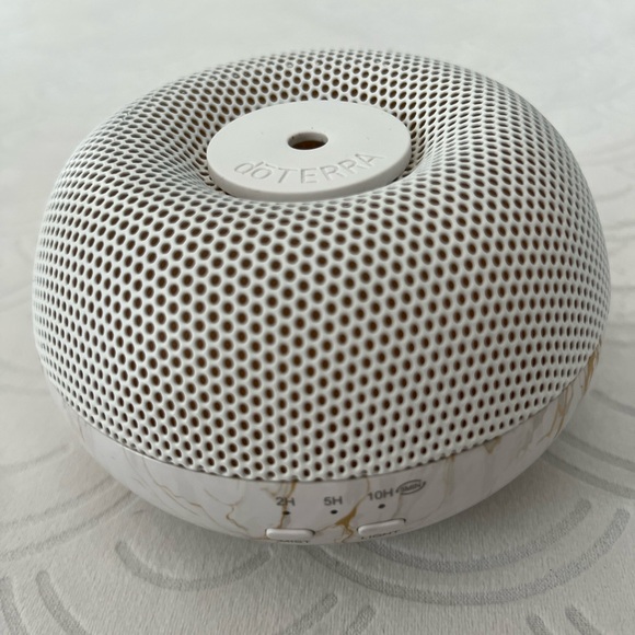 DOTERRA BREVI MARBLE GOLD + WHITE AROMA DIFFUSER - Picture 1 of 6